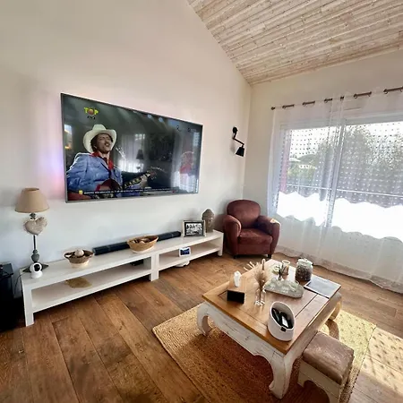 Villa Typique Bois Sur Pilotis *
